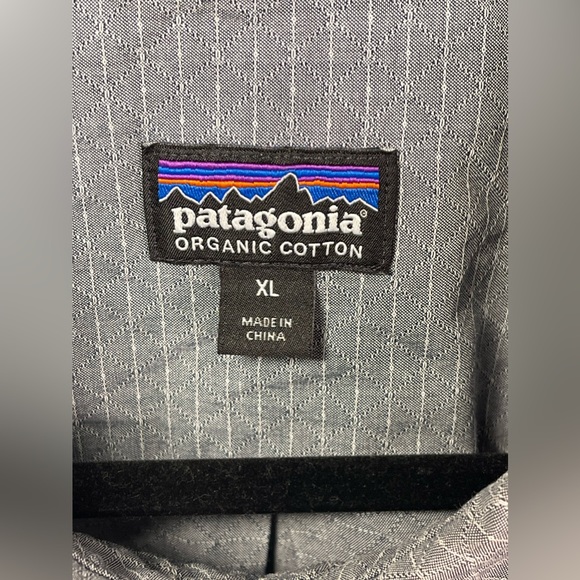 Patagonia Organic Cotton Button Up Shirt Men's Size XL Gray w/ Textured Pattern - Picture 4 of 8